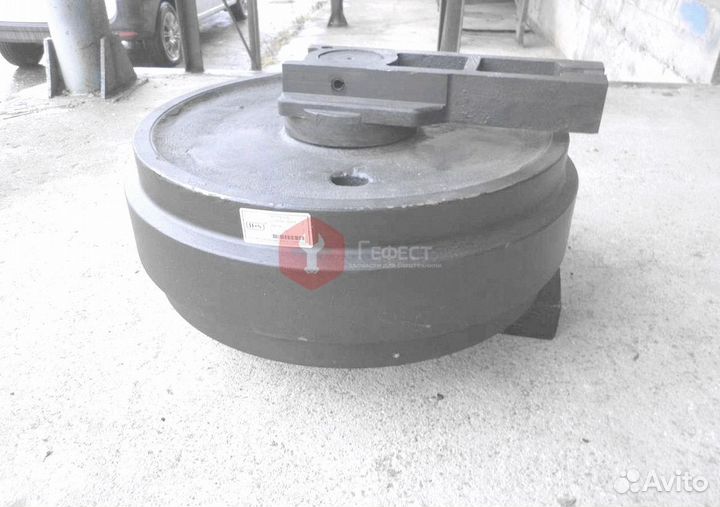 Колесо направляющее Hitachi ZX350LC-hcme