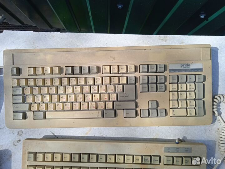 Клавиатуры AT старые 4шт