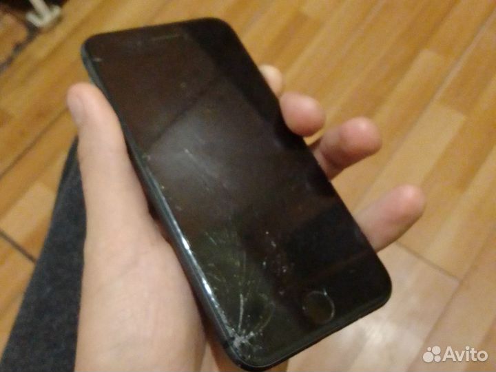 iPhone 8, 64 ГБ