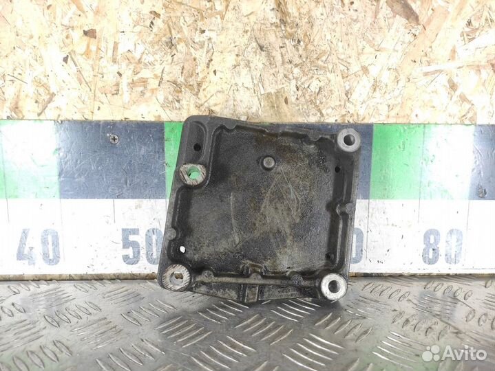 Кронштейн компрессора кондиционера Ford Focus 1998