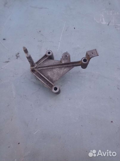 Кронштейн кпп renault symbol, clio