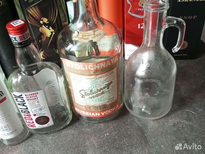 Коробки, бутылки пустые