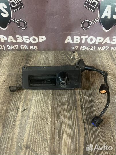 Kia stinger камера заднего вида С кнопкой открытия