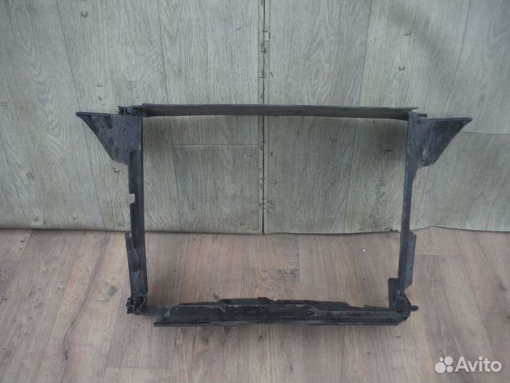 Дефлектор радиатора №10 LADA Vesta 2018