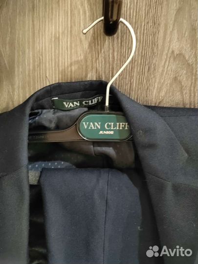 Костюм школьный