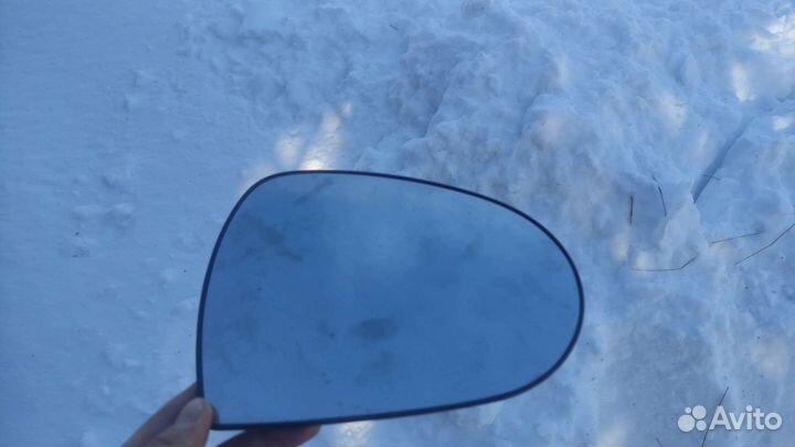 Боковое зеркало