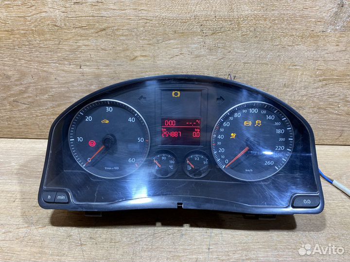 Панель приборов Volkswagen Golf 5 дизель 772135