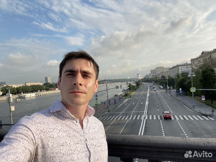 Заместитель директора по общим вопросам