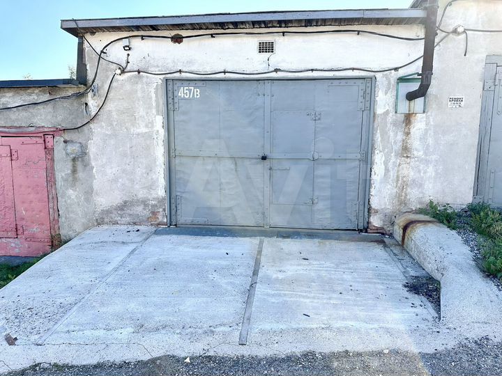 Гараж, > 30 м²