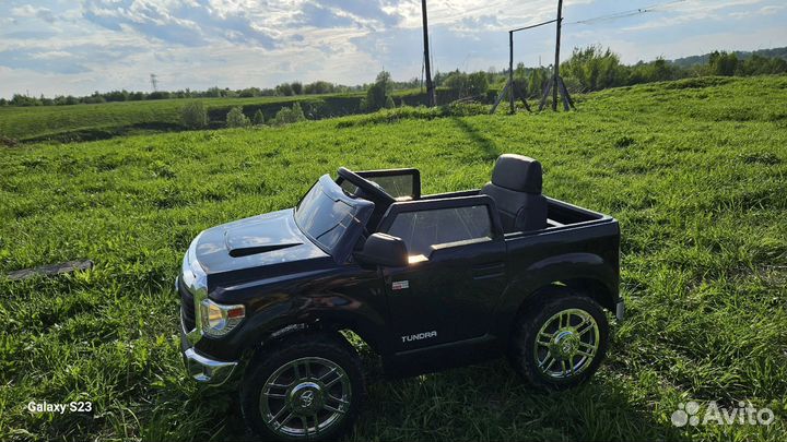 Детский электромобиль джип