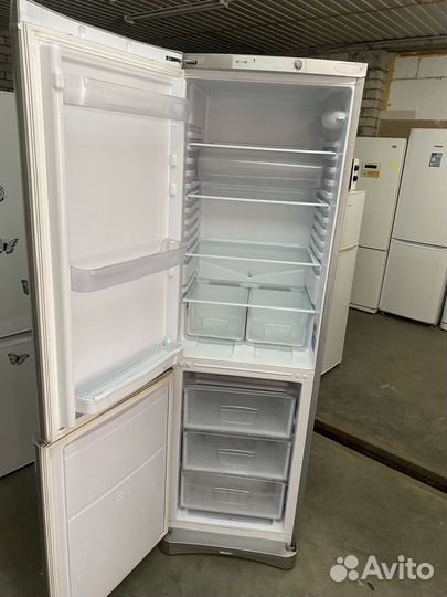 Холодильник Indesit металлик 2.камеры, 2m