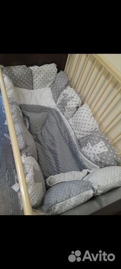 Набор бортиков в кроватку