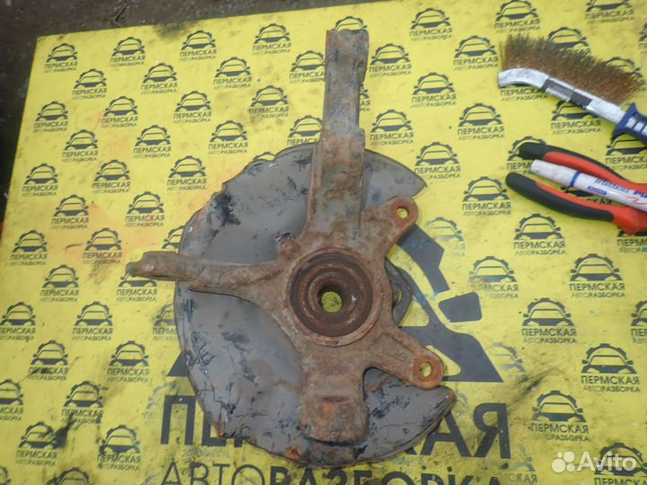 Кулак поворотный передний левый для Honda Civic 5D