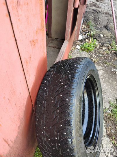 R15 Nokian Tyres Hakkapeliitta 8 195/65, PCD 5x108 DIA 63.4