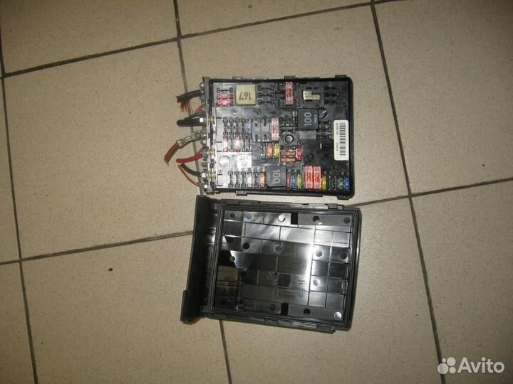 Блок предохранителей Volkswagen Passat