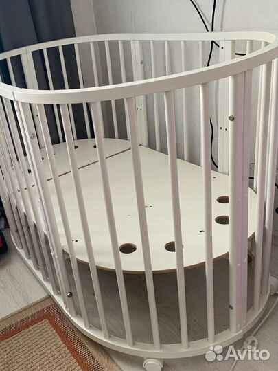 Детская кровать трансформер овальная с маятнико