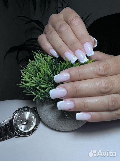 Маникюр в студии