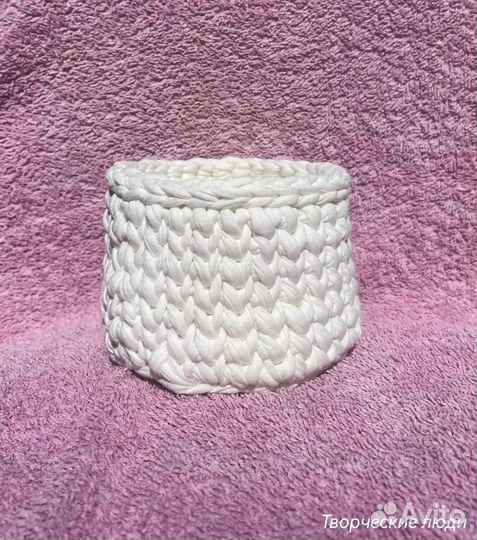 Круглая корзина из пряжи