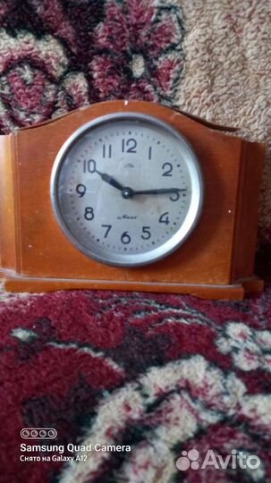 Настольные и наручные часы