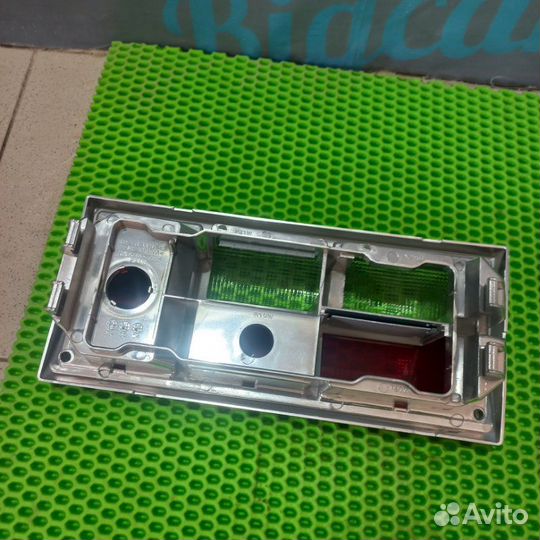 Фонарь задний Volkswagen Multivan T3