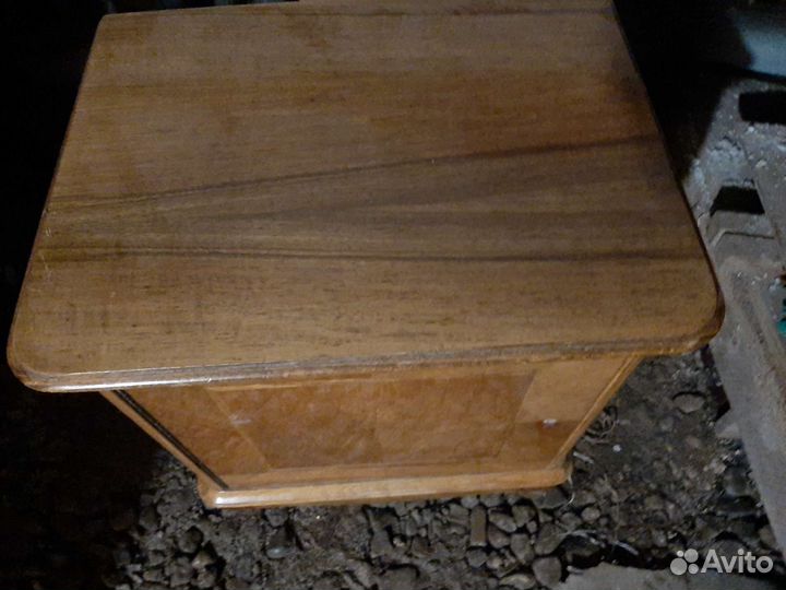 Тумбочка антиквариат