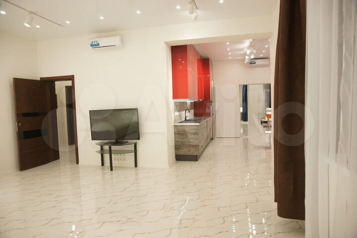 2-к. квартира, 102 м², 2/3 эт.