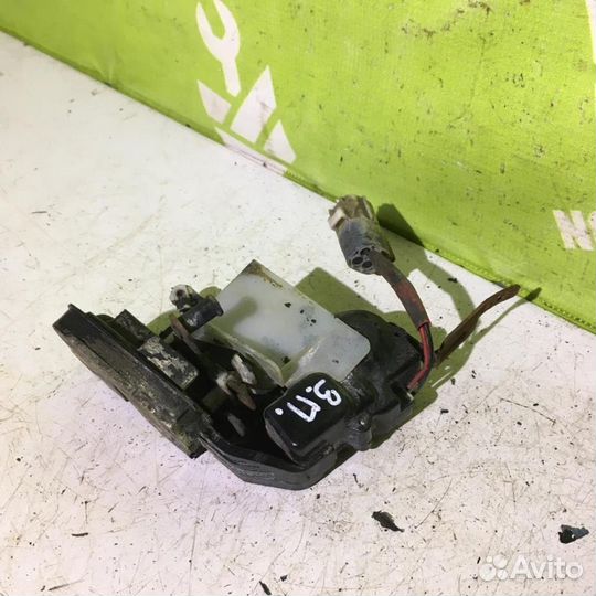 Замок двери задней правой Тойота Карина Е