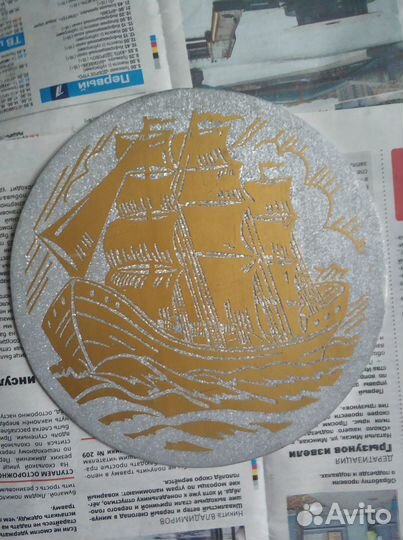 Картина парусник на металле