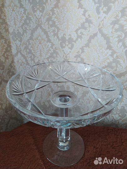 Хрустальная ваза для фруктов на ножке