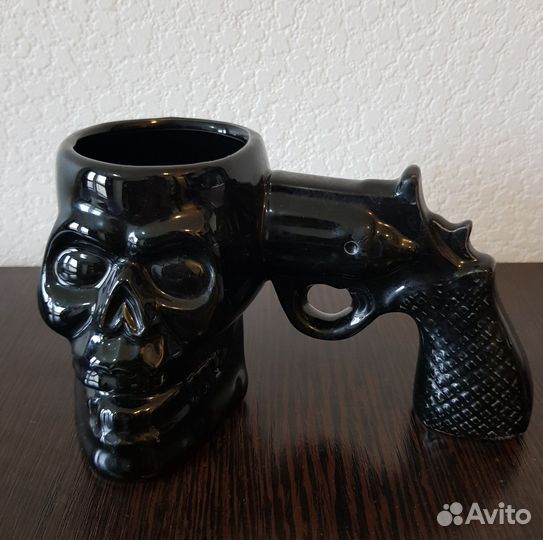 Кружка Череп с револьвером