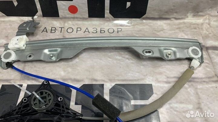 Стеклоподъемник двери передний правый Infiniti