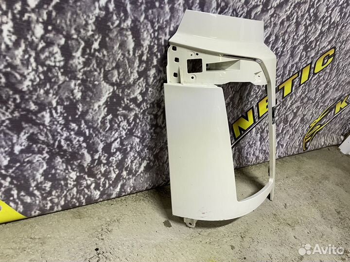 Рамка фары правой Вольво Volvo truck FH 2013-2019