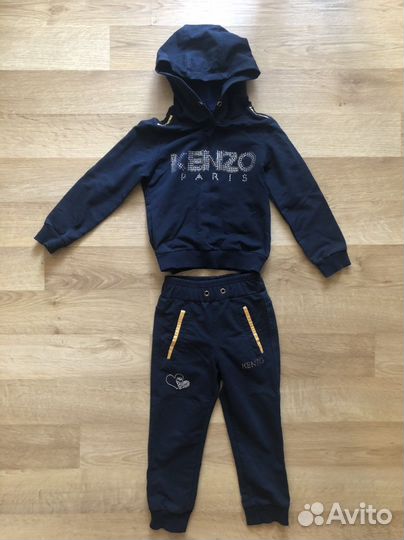 Спортивный костюм