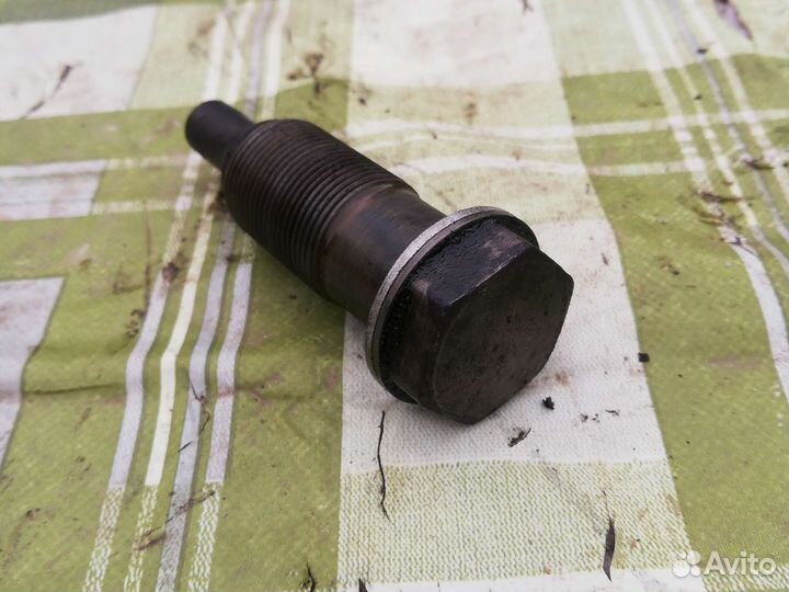 Натяжной болт цепи Мерседес W210