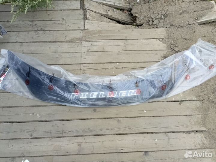 Дефлектор капота fielder