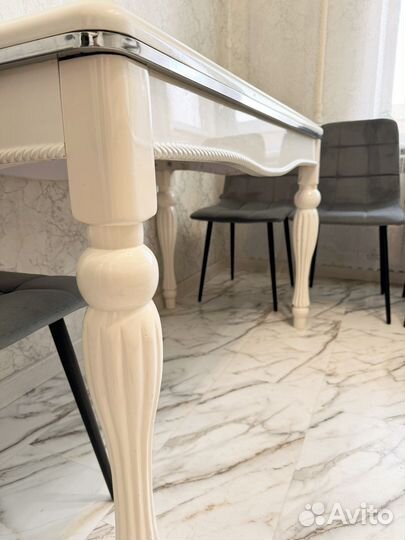 Кухонный стол