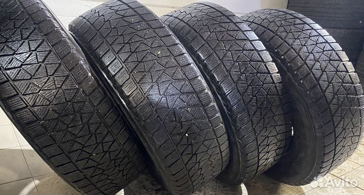 Bridgestone Blizzak DM-Z2 65/65 R17