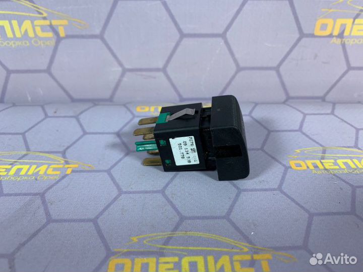 Кнопка циркуляции в салоне Opel Vectra B