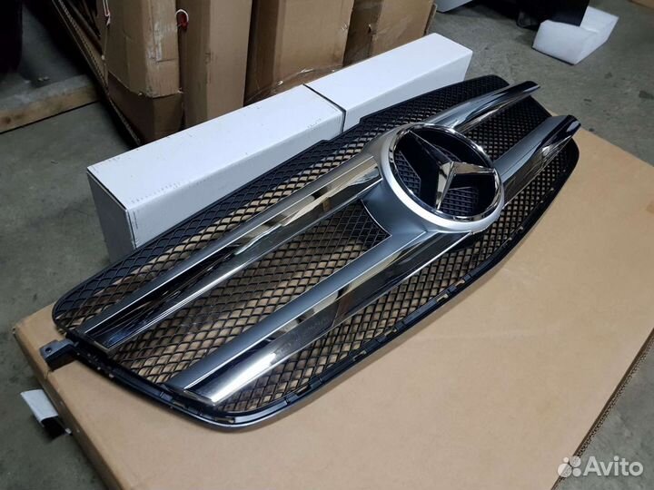 Решетка радиатора Mercedes GL166