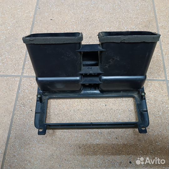 Дефлектор торпедо центральный subaru legacy 2