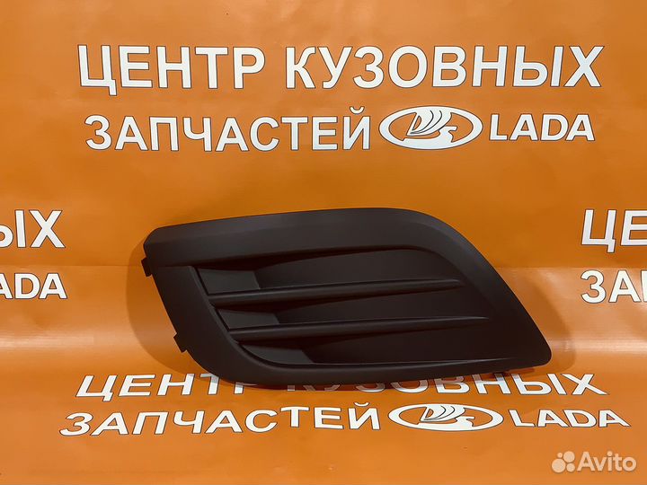 Заглушка противотуманной фары правая largus