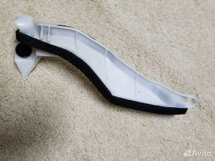 Крепление бампера заднее правое Lexus GS250 GS300