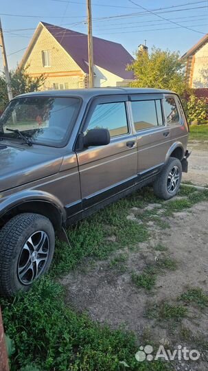 LADA 4x4 (Нива) 1.7 МТ, 2017, 170 000 км