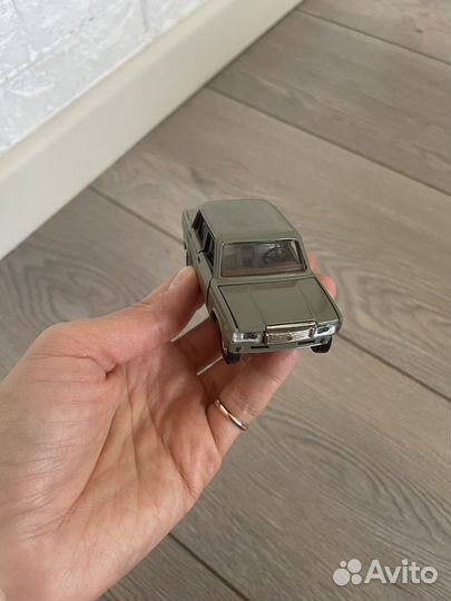 Коллекционная моделька Ваз 2107 1:43