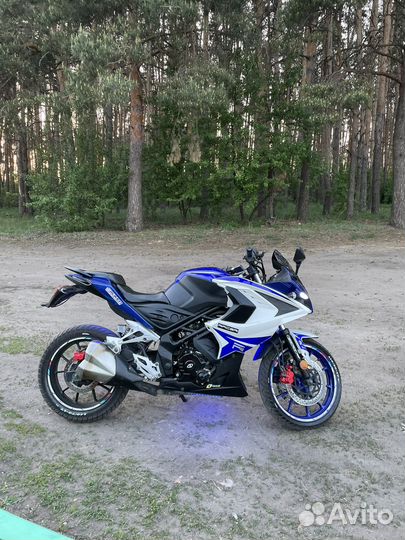 Мотоцикл racer