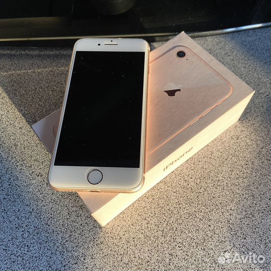 iPhone 8, 64 ГБ