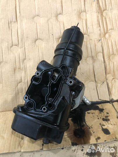 Кронштейн радиатор масляного фильтра 2.0 FSI VW Sk