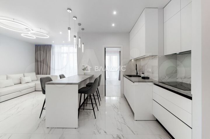 3-к. квартира, 70 м², 10/17 эт.