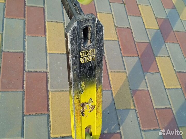 Трюковой самокат tech team duker 202