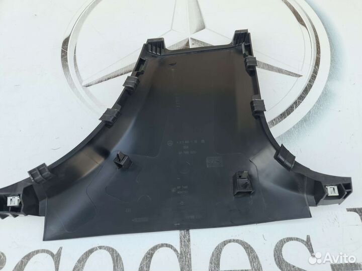 Накладка центральной стойки левая Mercedes W213